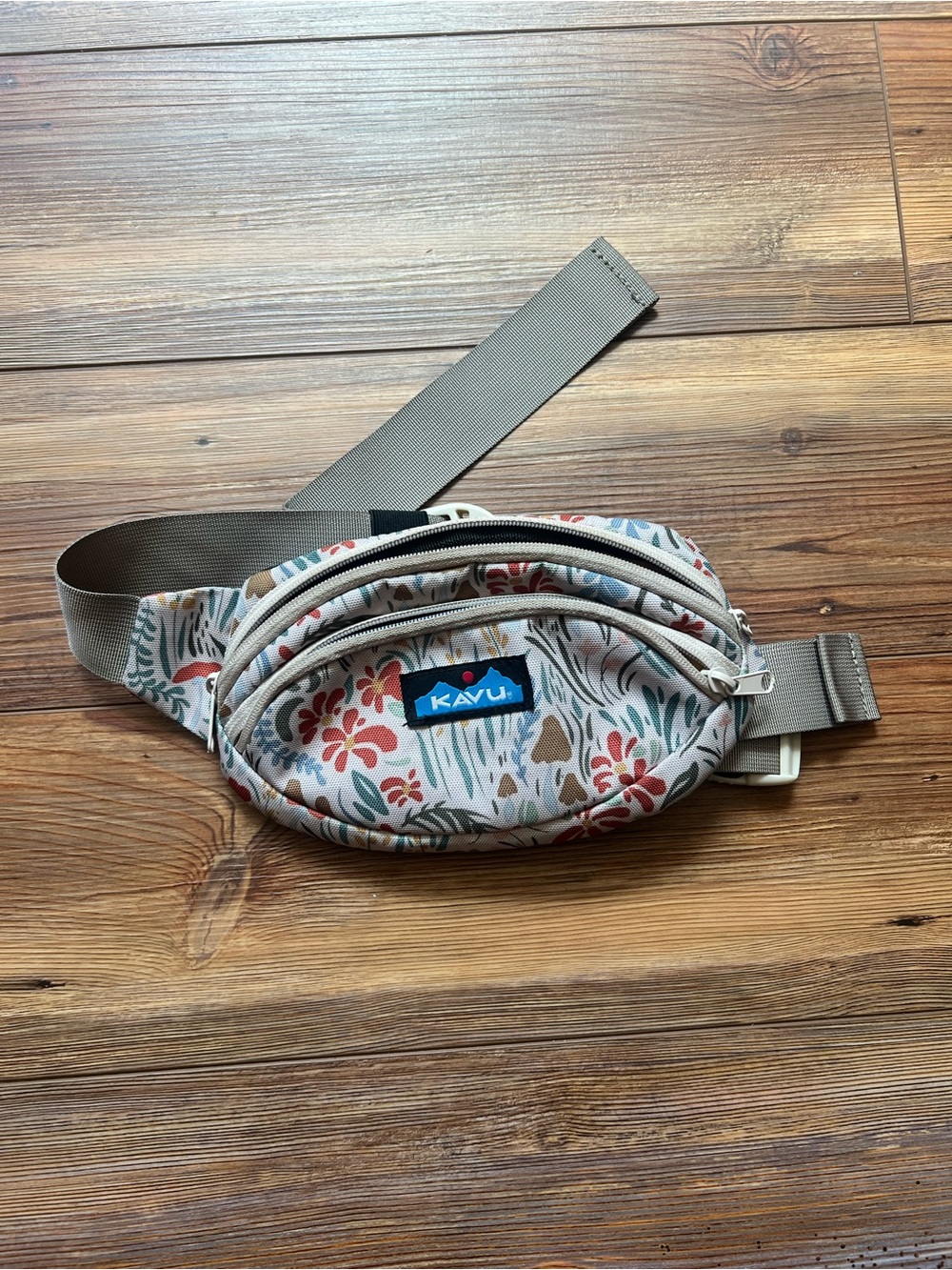 Kavu Floral fanny pack